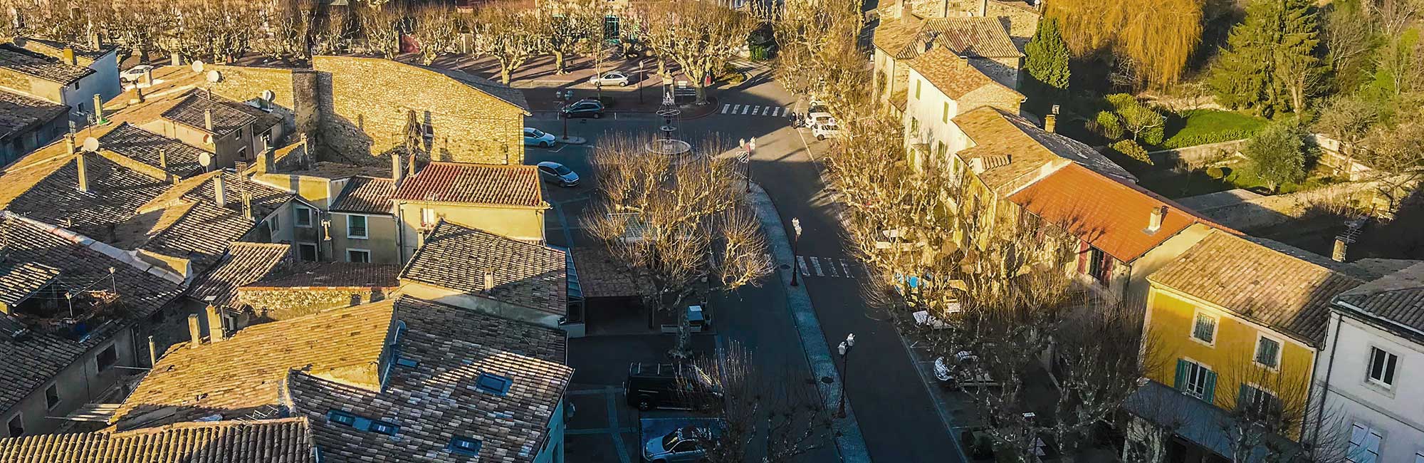 Viviers, place de la Roubine